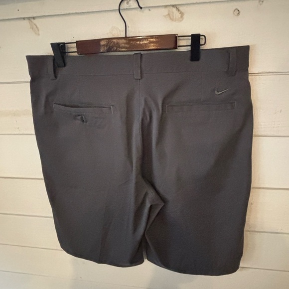 Nike Golf Performance Men's Gray Shorts - Picture 4 of 9